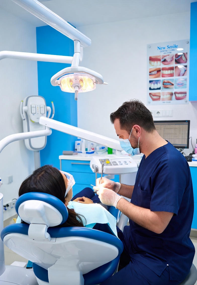 How an Orthodontist in Abu Dhabi Improves Your Smile and Oral Health